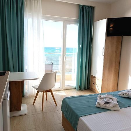 Navarino Luxe Suites Peraía Kültér fotó