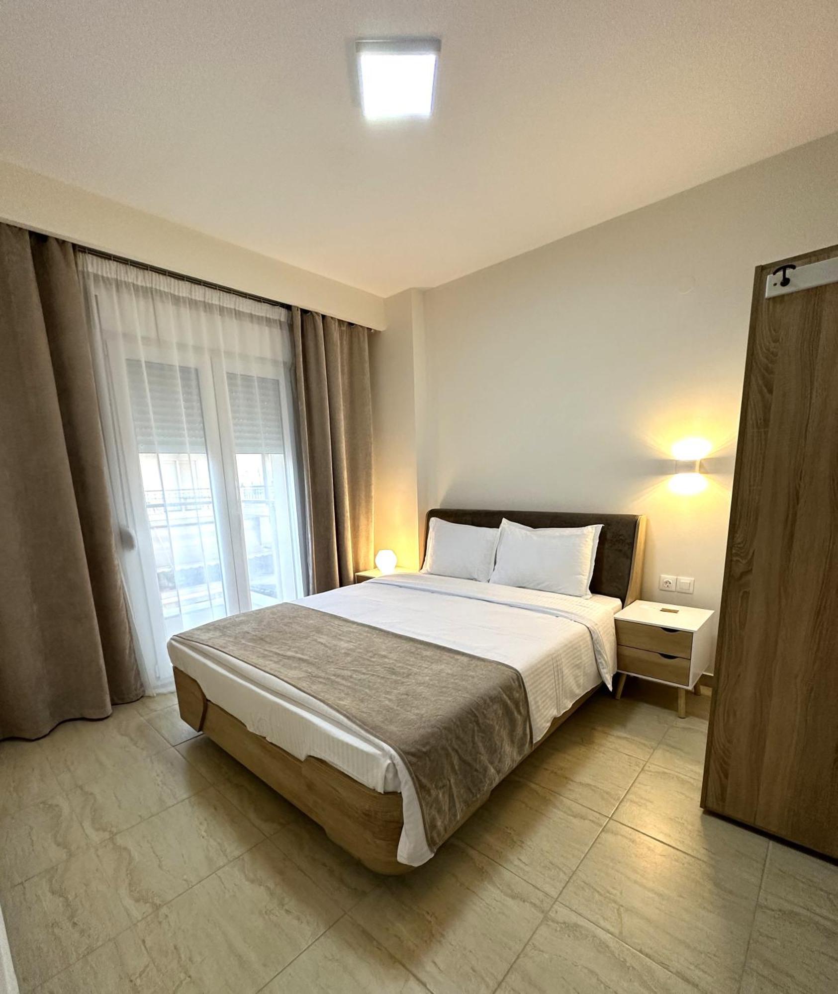 Navarino Luxe Suites Peraía Kültér fotó