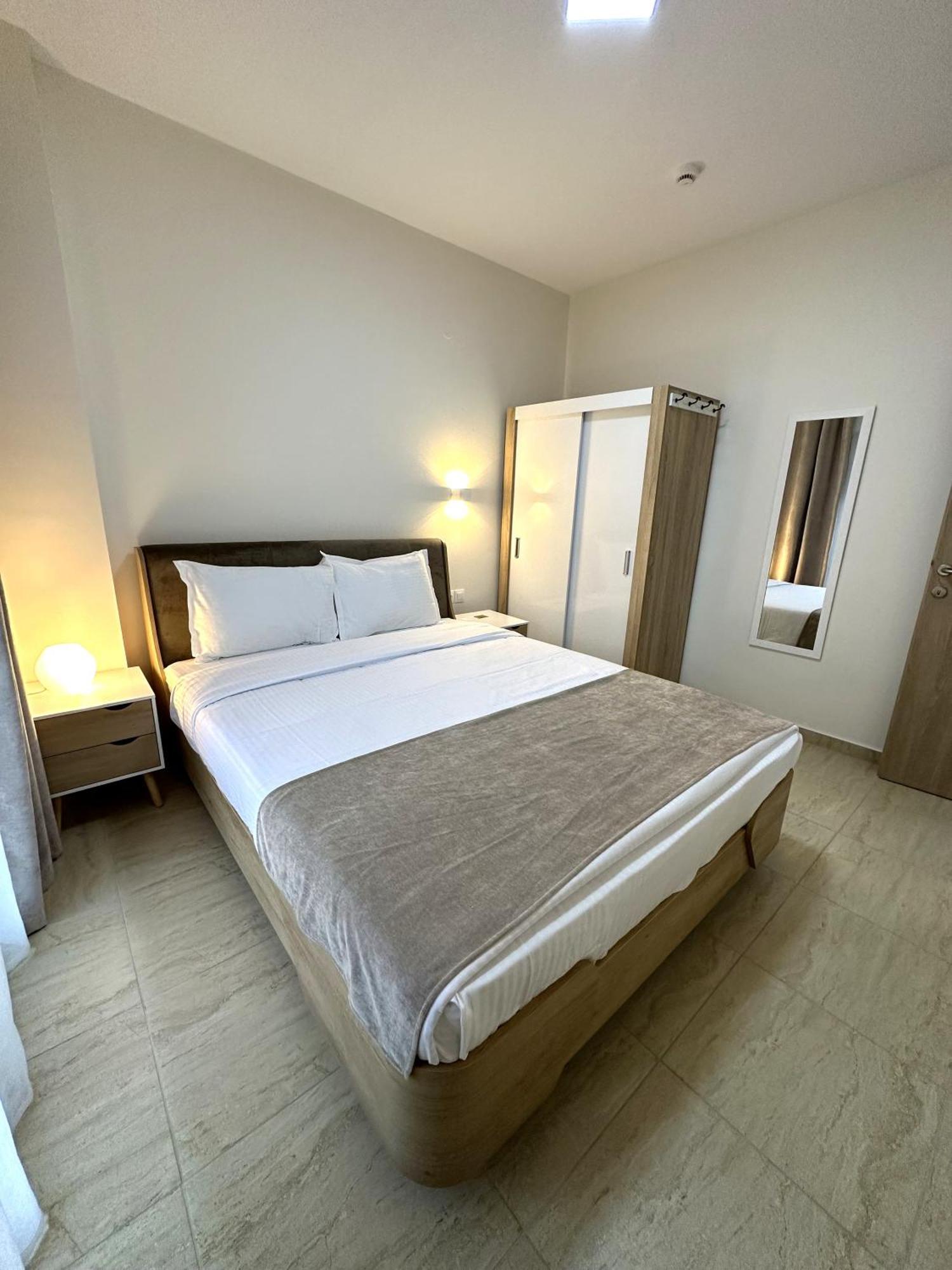 Navarino Luxe Suites Peraía Kültér fotó