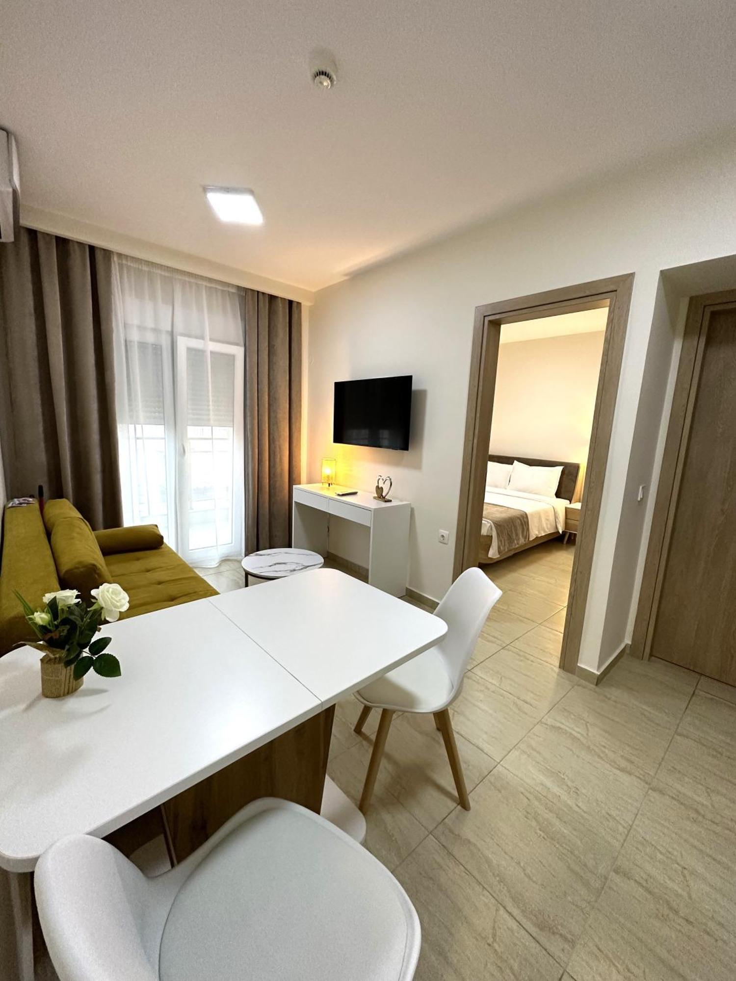 Navarino Luxe Suites Peraía Kültér fotó