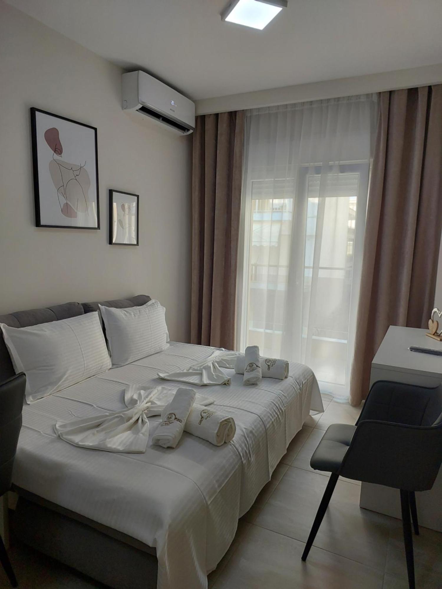 Navarino Luxe Suites Peraía Kültér fotó