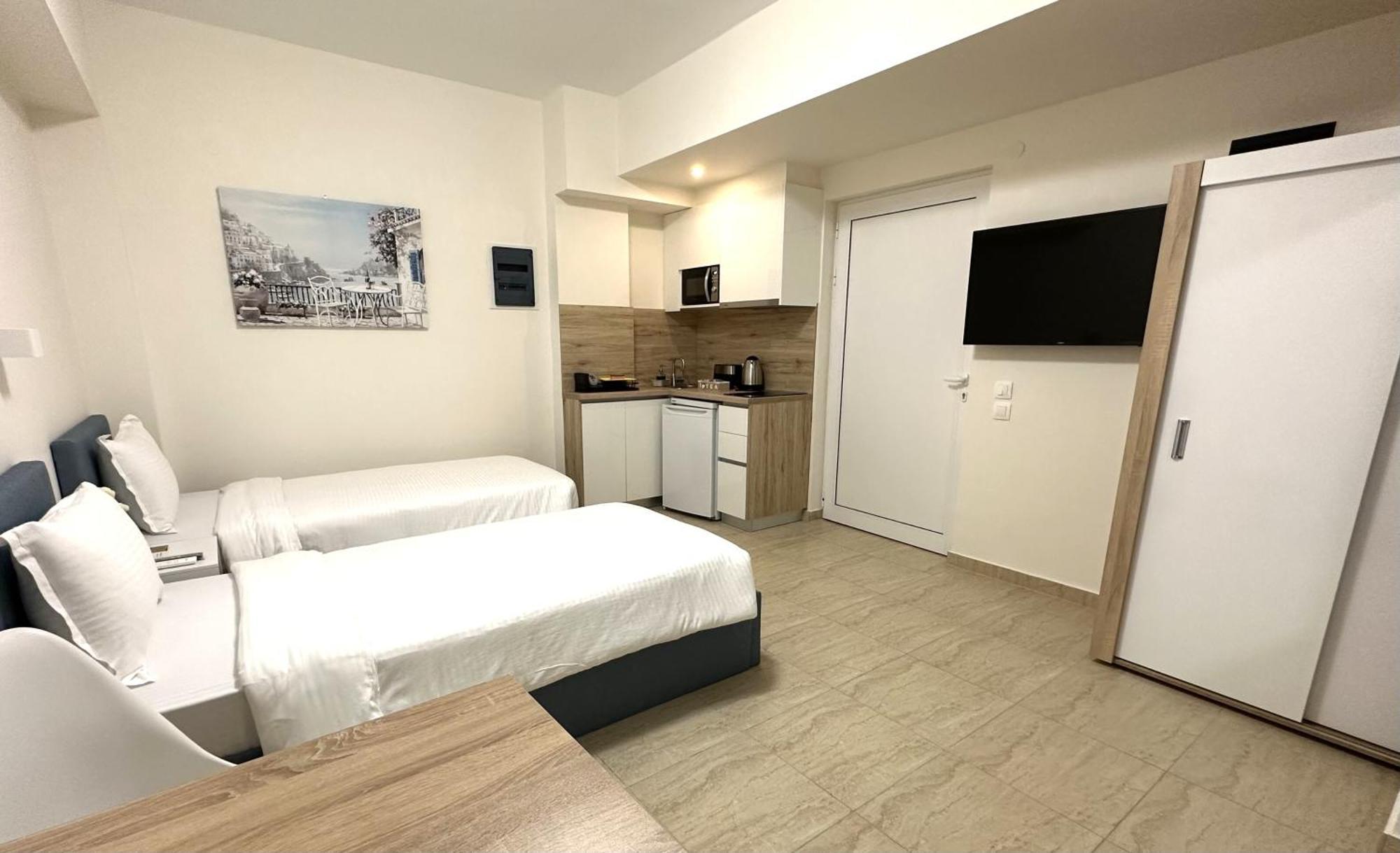 Navarino Luxe Suites Peraía Kültér fotó