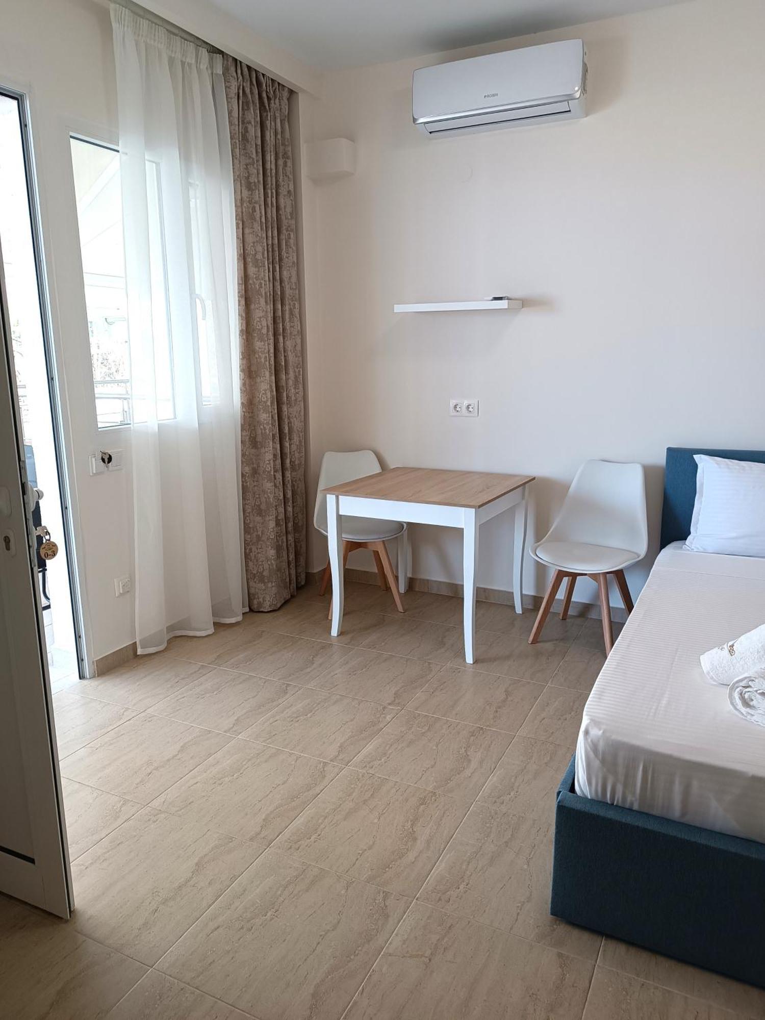 Navarino Luxe Suites Peraía Kültér fotó