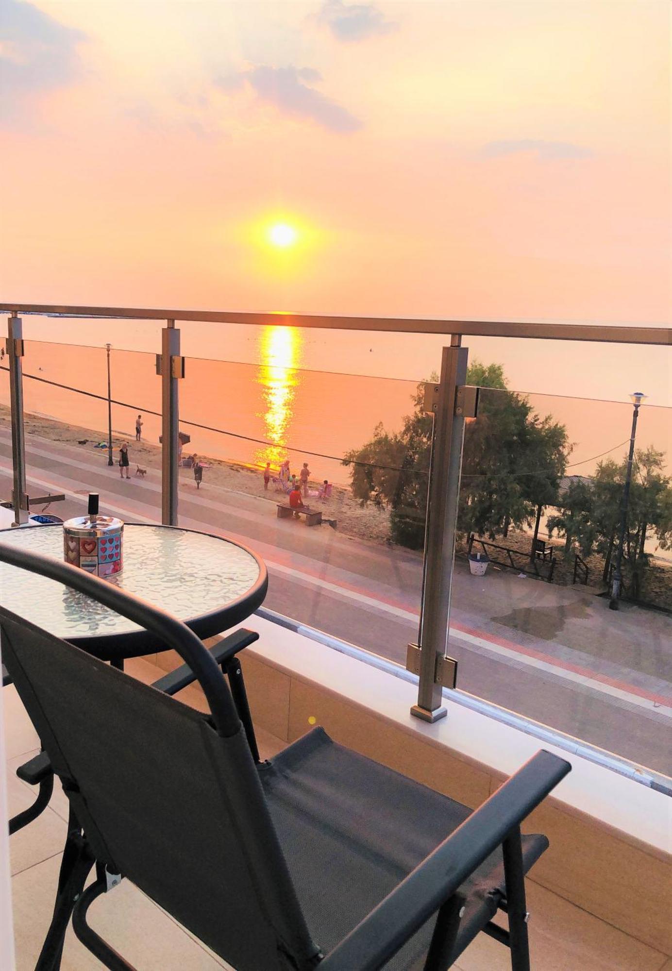 Navarino Luxe Suites Peraía Kültér fotó