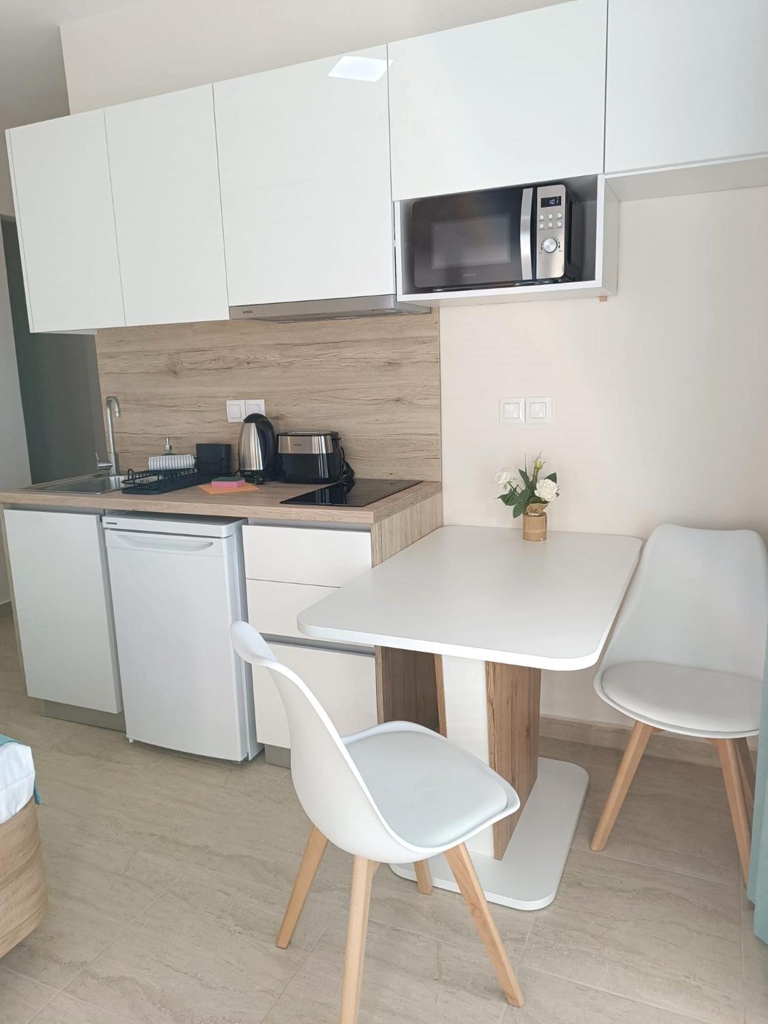 Navarino Luxe Suites Peraía Kültér fotó