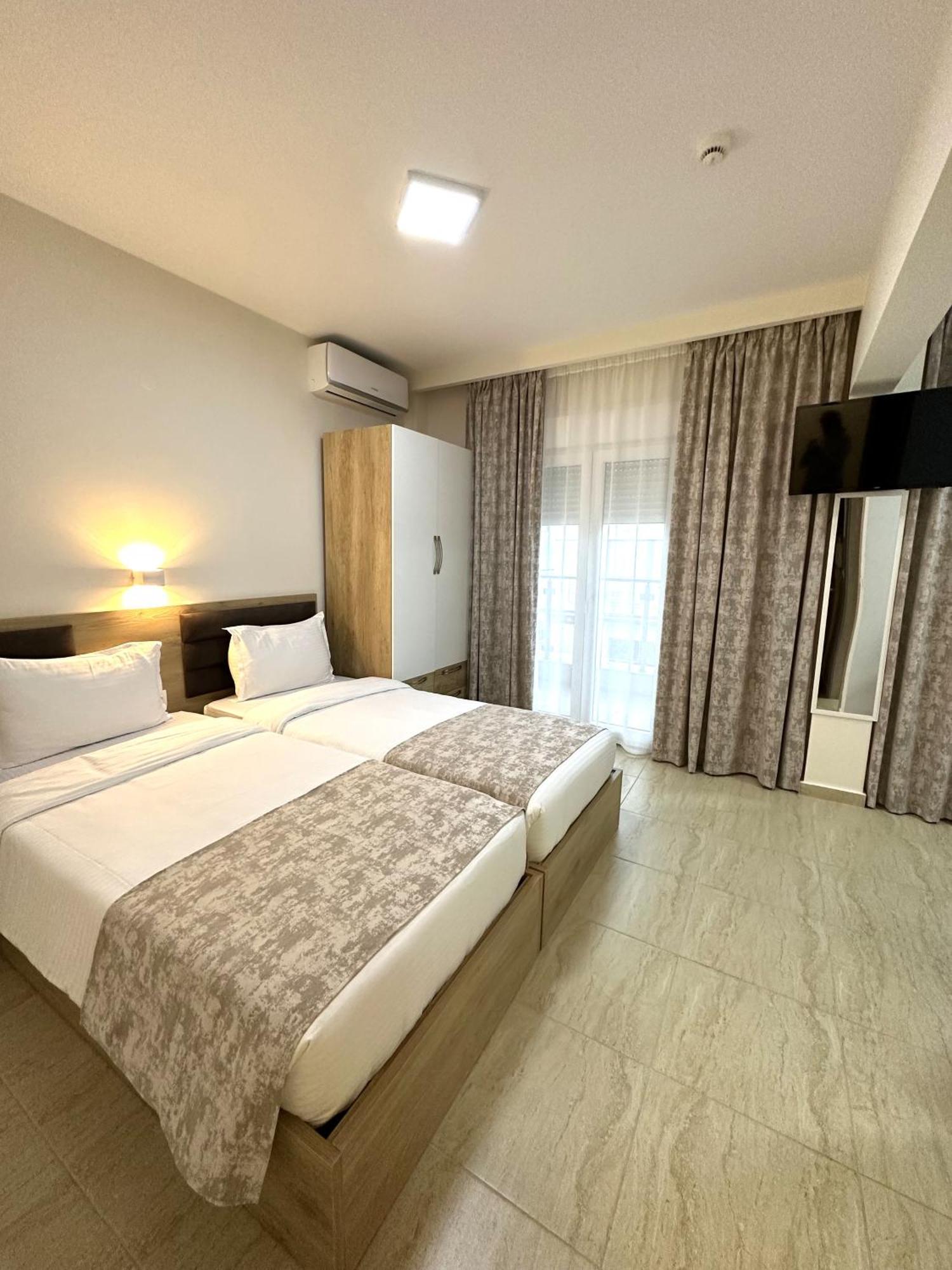 Navarino Luxe Suites Peraía Kültér fotó