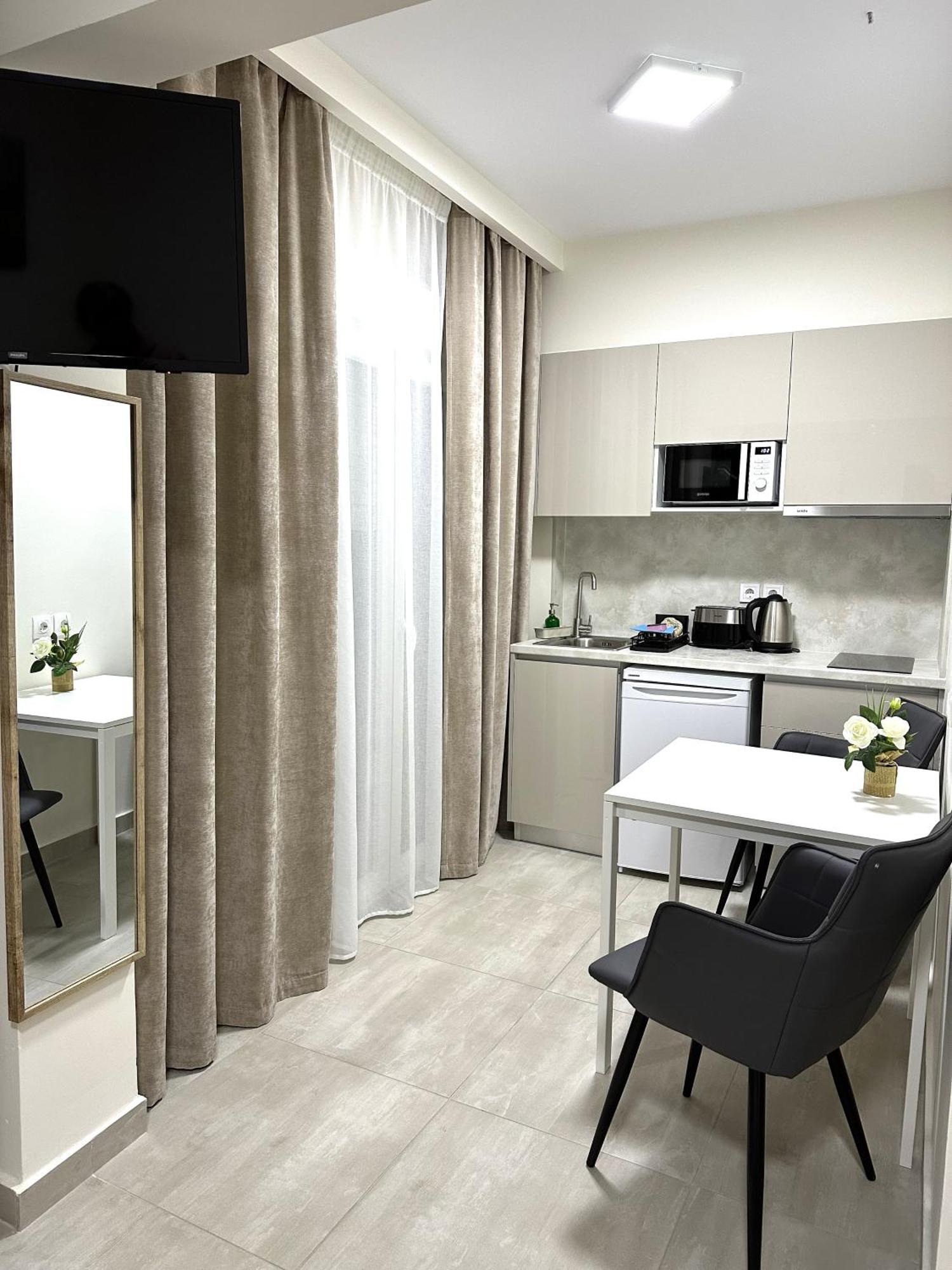 Navarino Luxe Suites Peraía Kültér fotó
