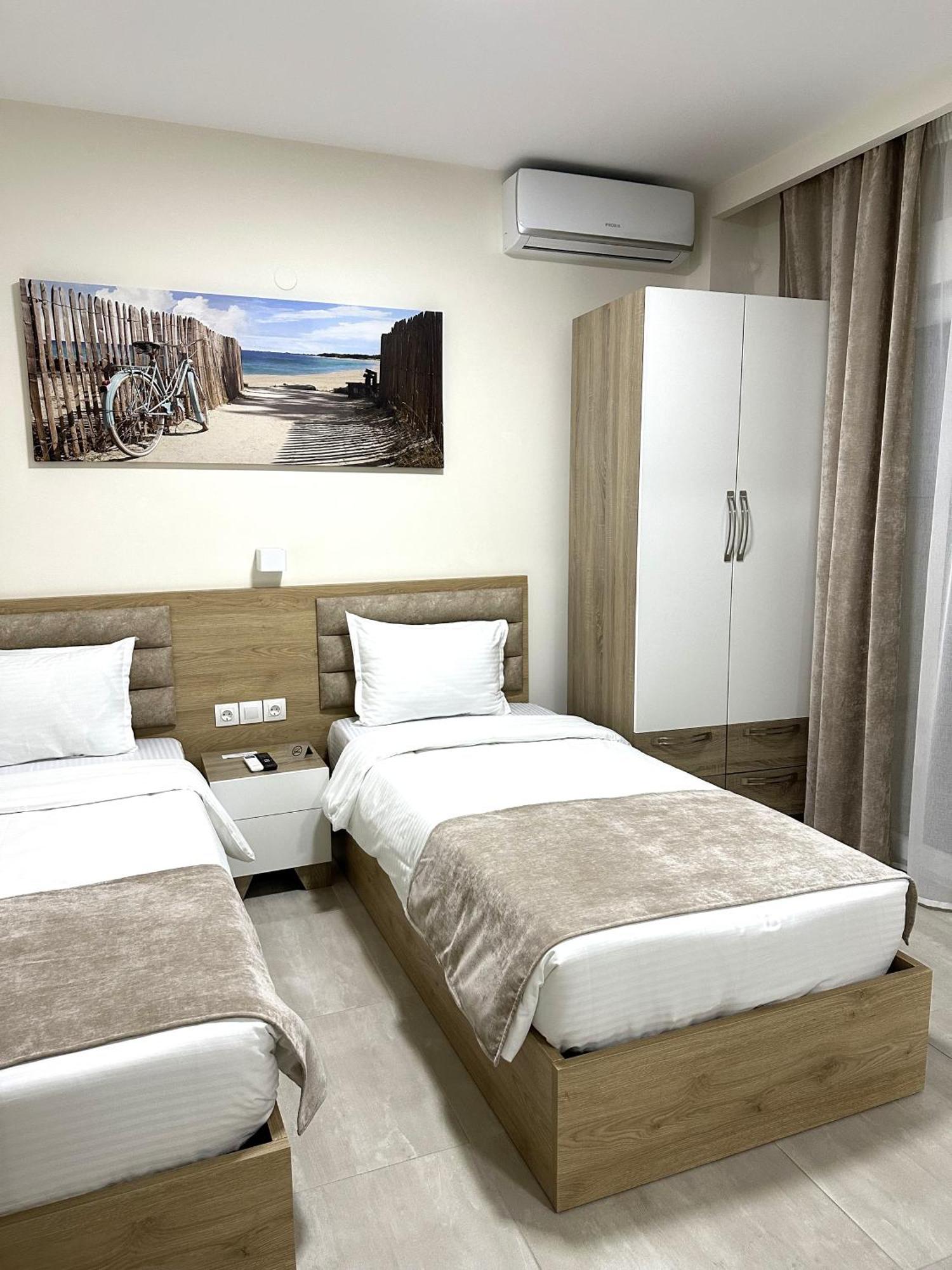 Navarino Luxe Suites Peraía Kültér fotó