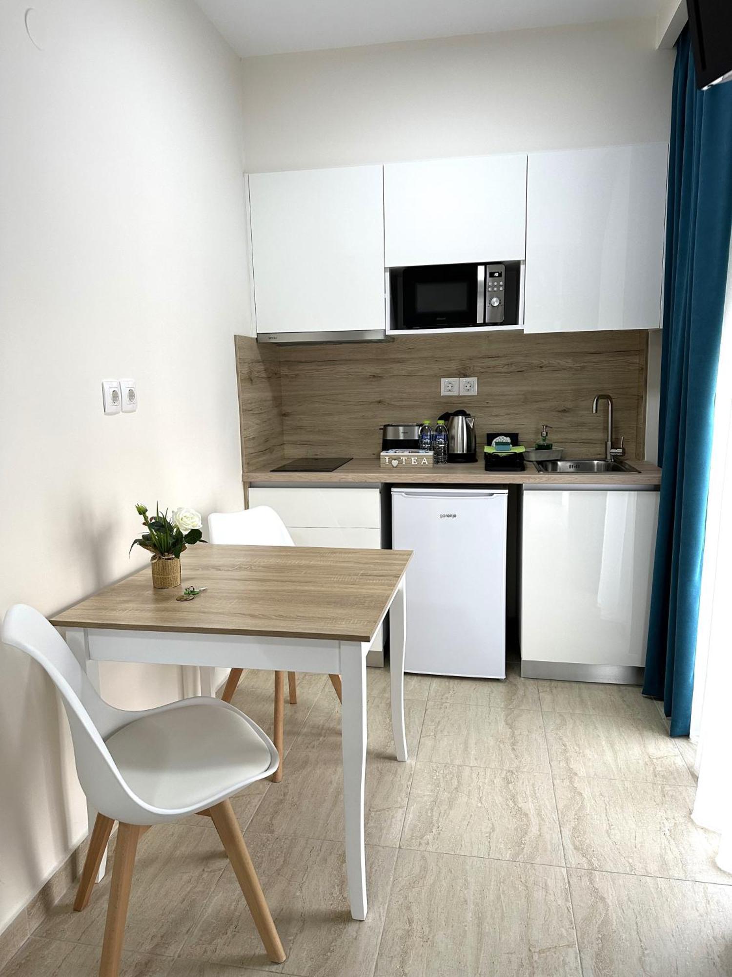 Navarino Luxe Suites Peraía Kültér fotó